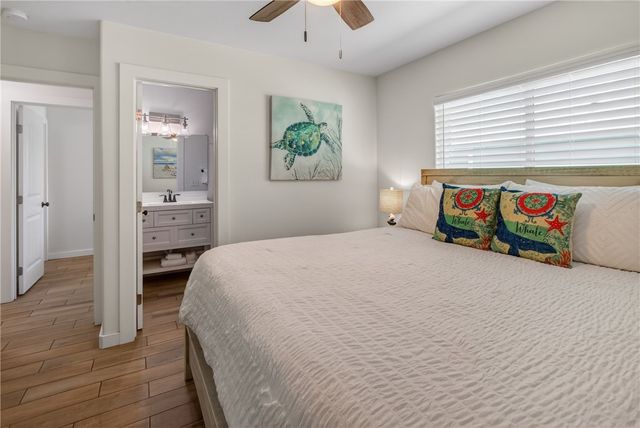 111 Redfish Lane, Port Aransas, TX 78373