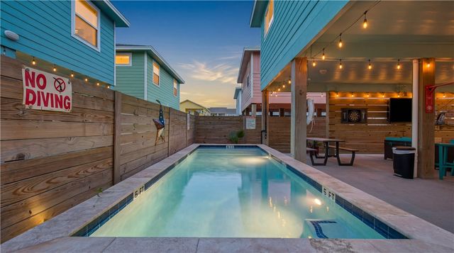 111 Redfish Lane, Port Aransas, TX 78373