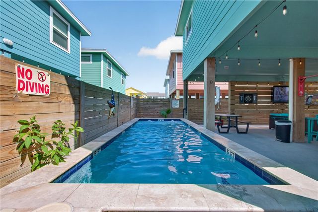 111 Redfish Lane, Port Aransas, TX 78373