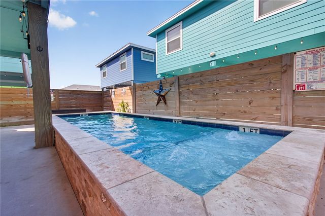 111 Redfish Lane, Port Aransas, TX 78373