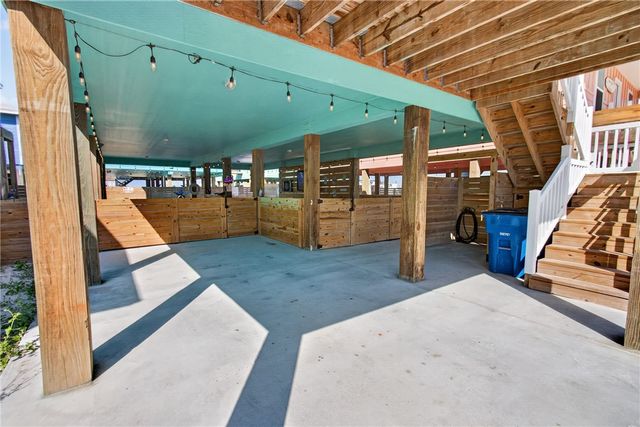 111 Redfish Lane, Port Aransas, TX 78373