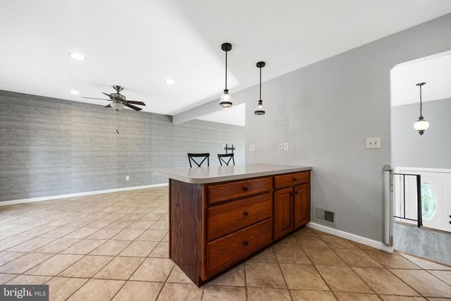 14 ROCKWOOD AVE, Hamilton, NJ 08619