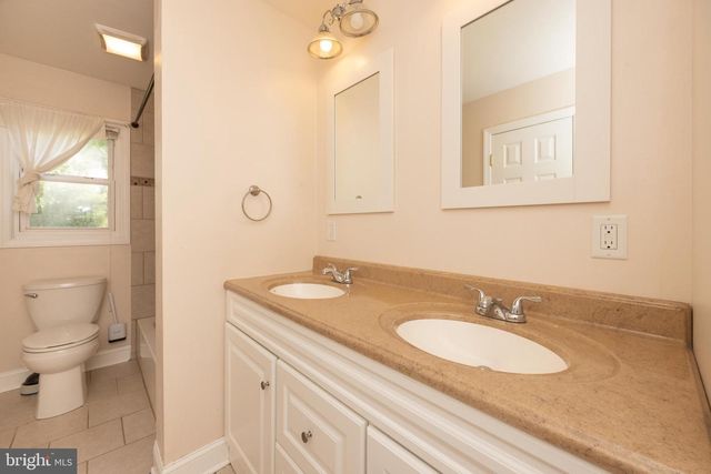 14 ROCKWOOD AVE, Hamilton, NJ 08619