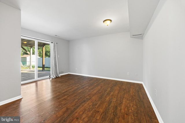 14 ROCKWOOD AVE, Hamilton, NJ 08619
