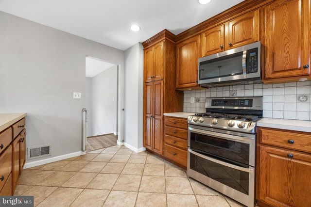 14 ROCKWOOD AVE, Hamilton, NJ 08619