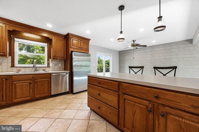 14 ROCKWOOD AVE, Hamilton, NJ 08619