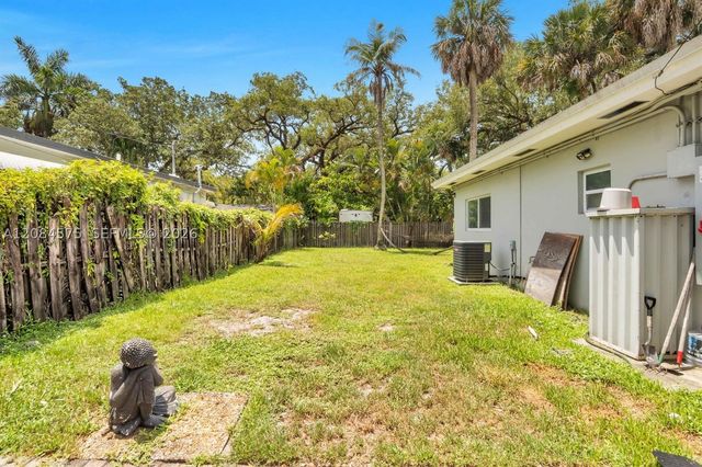 1548 SW 23rd Ct 1550B, Fort Lauderdale, FL 33315