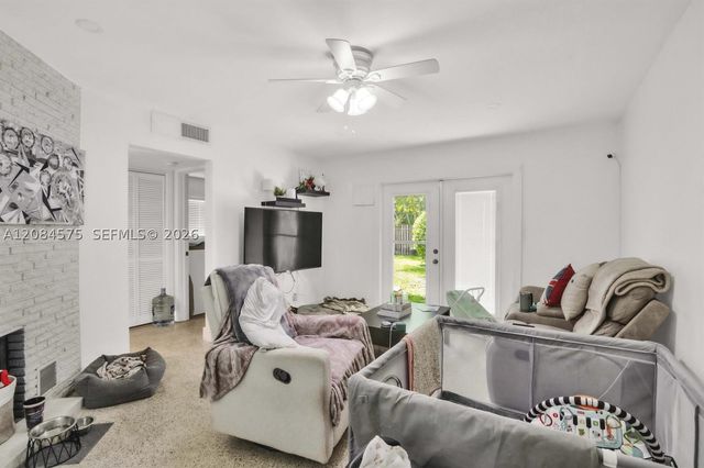 1548 SW 23rd Ct 1550B, Fort Lauderdale, FL 33315