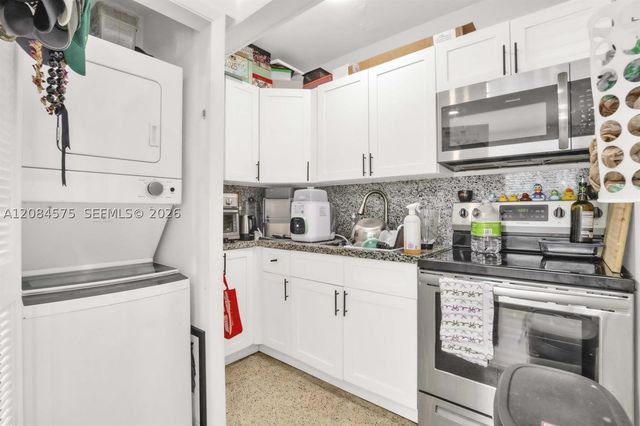 1548 SW 23rd Ct 1550B, Fort Lauderdale, FL 33315