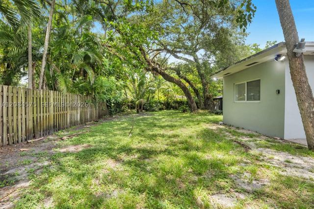 1548 SW 23rd Ct 1550B, Fort Lauderdale, FL 33315