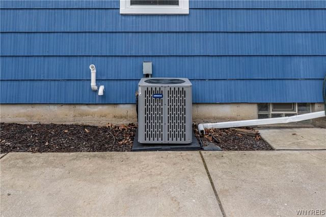 202 Belmont Court West, North Tonawanda, NY 14120