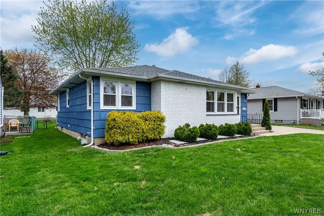 202 Belmont Court West, North Tonawanda, NY 14120