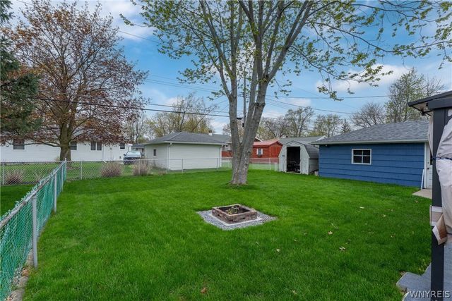 202 Belmont Court West, North Tonawanda, NY 14120