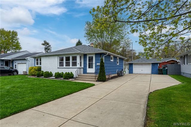 202 Belmont Court West, North Tonawanda, NY 14120