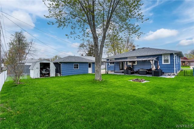 202 Belmont Court West, North Tonawanda, NY 14120