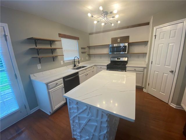 2920 Chilhowee Drive, Atlanta, GA 30331