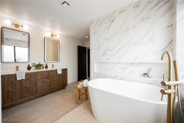 5540 Bisset Avenue, Las Vegas, NV 89118