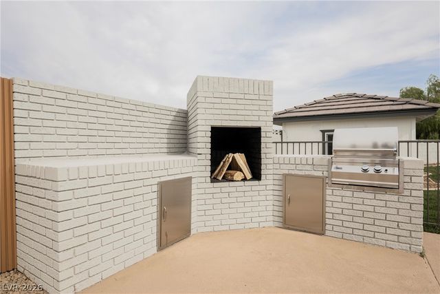 5540 Bisset Avenue, Las Vegas, NV 89118