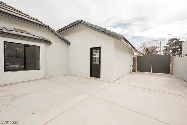 5540 Bisset Avenue, Las Vegas, NV 89118