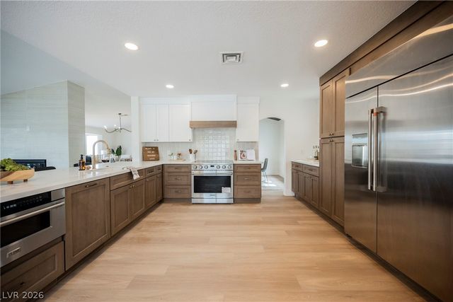 5540 Bisset Avenue, Las Vegas, NV 89118