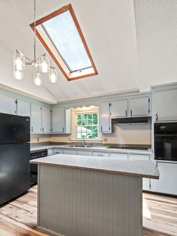 164 Stafford Road, Holland, MA 01521