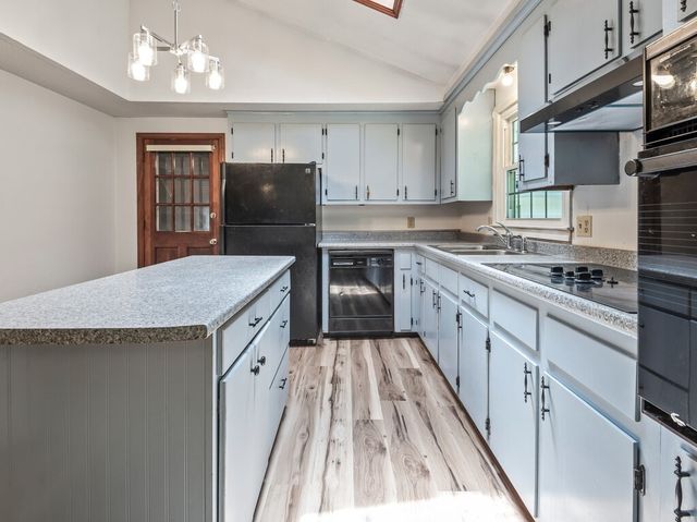 164 Stafford Road, Holland, MA 01521