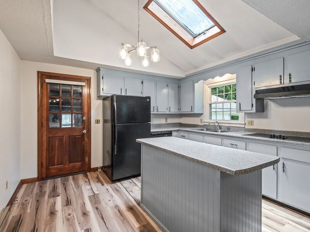 164 Stafford Road, Holland, MA 01521