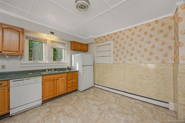 86 Union Avenue, Islip, NY 11751