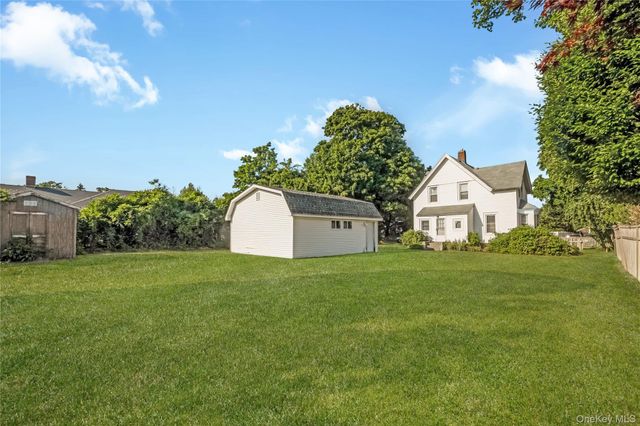 86 Union Avenue, Islip, NY 11751