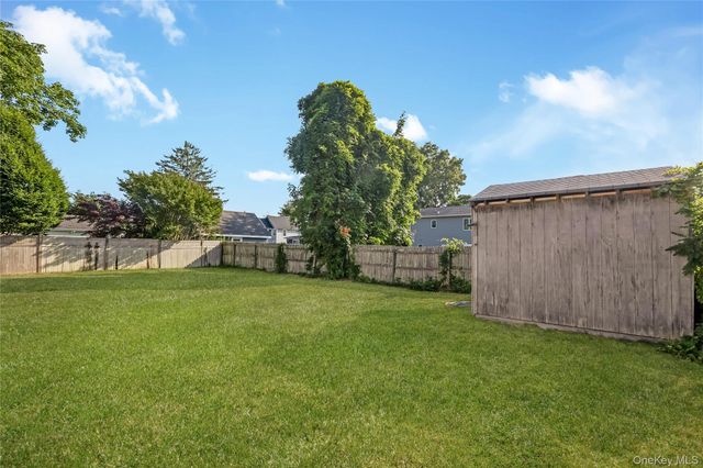86 Union Avenue, Islip, NY 11751