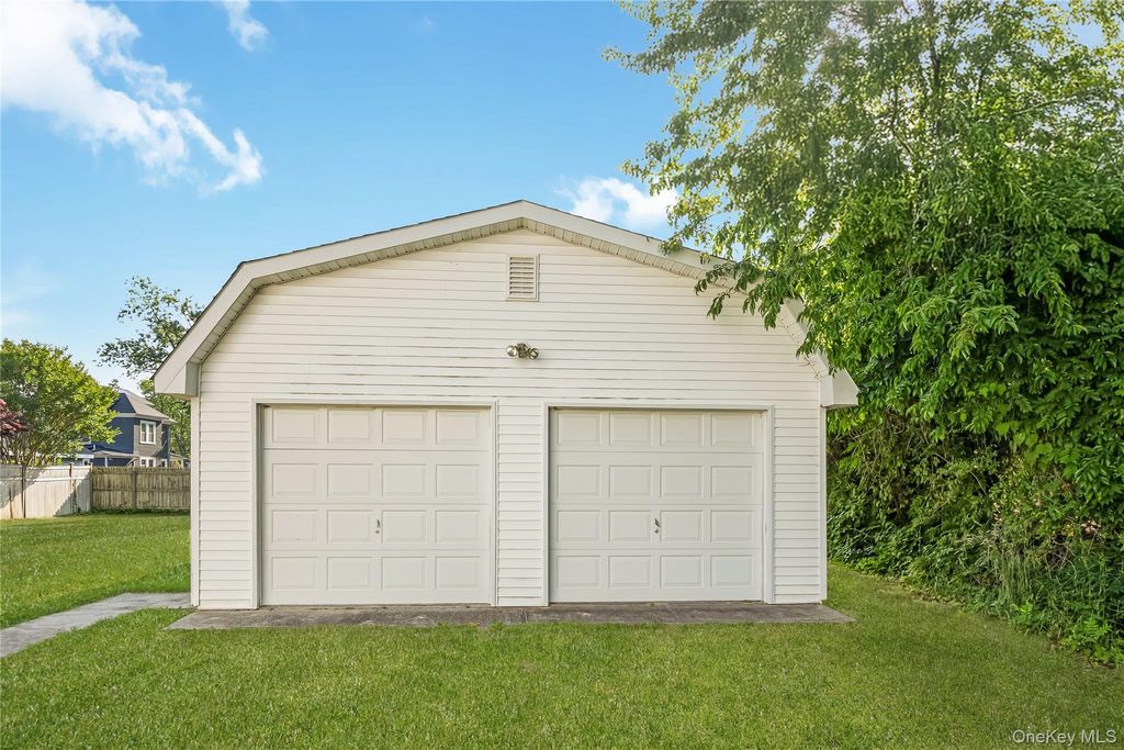 86 Union Avenue, Islip, NY 11751 — photo 5