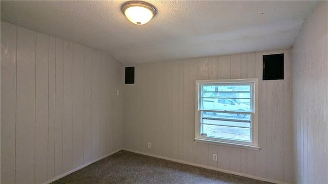 8618 Winchester Avenue, Kansas City, MO 64138