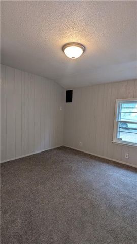 8618 Winchester Avenue, Kansas City, MO 64138