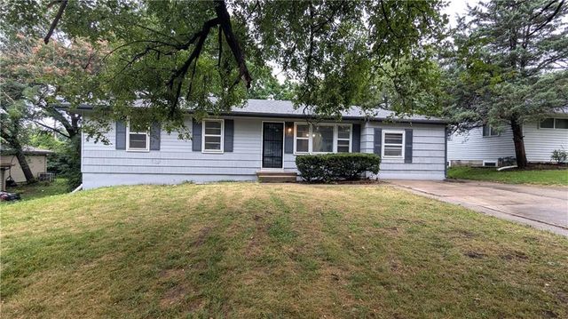 8618 Winchester Avenue, Kansas City, MO 64138