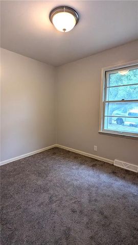 8618 Winchester Avenue, Kansas City, MO 64138