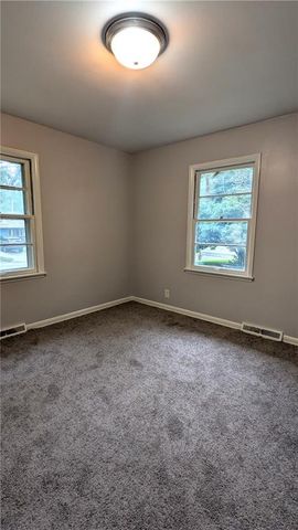 8618 Winchester Avenue, Kansas City, MO 64138