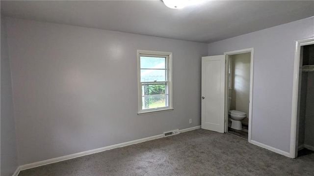 8618 Winchester Avenue, Kansas City, MO 64138