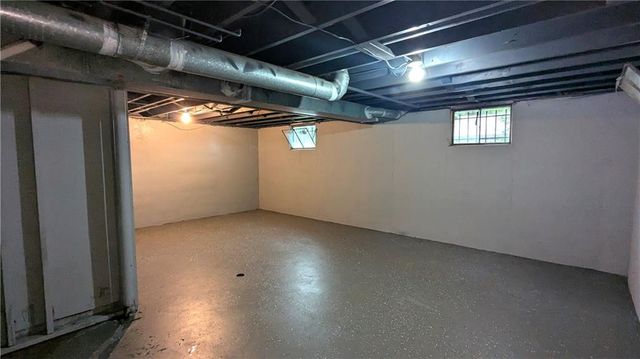 8618 Winchester Avenue, Kansas City, MO 64138