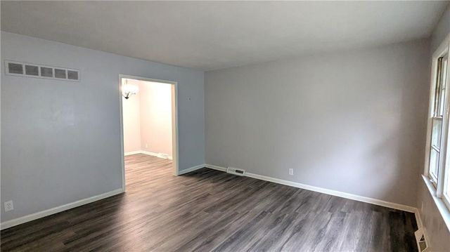 8618 Winchester Avenue, Kansas City, MO 64138