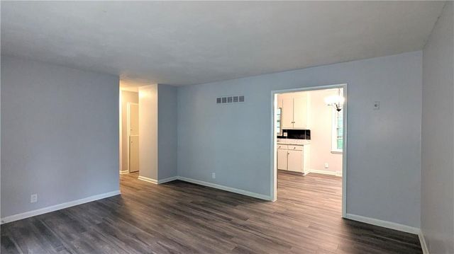 8618 Winchester Avenue, Kansas City, MO 64138