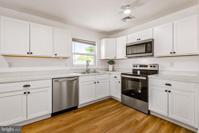 9 LEEDOM RD, Elkton, MD 21921
