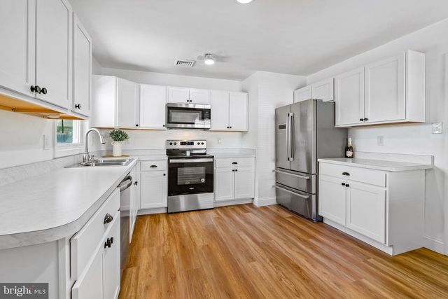 9 LEEDOM RD, Elkton, MD 21921