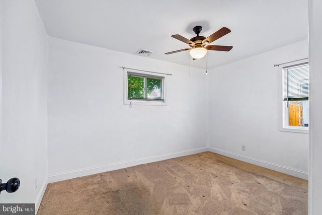 9 LEEDOM RD, Elkton, MD 21921