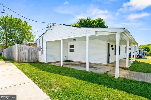 9 LEEDOM RD, Elkton, MD 21921