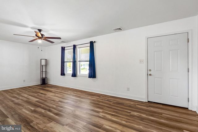 9 LEEDOM RD, Elkton, MD 21921