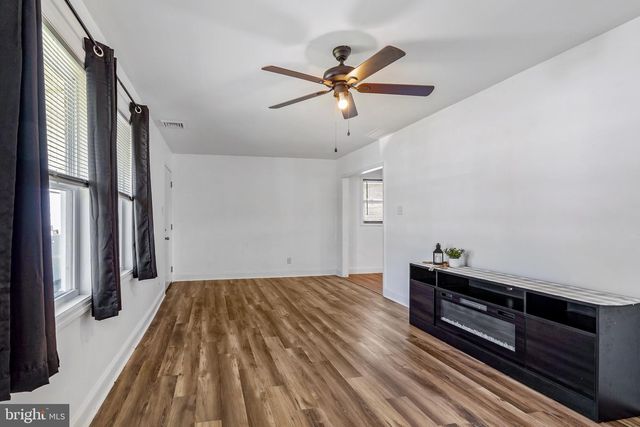 9 LEEDOM RD, Elkton, MD 21921