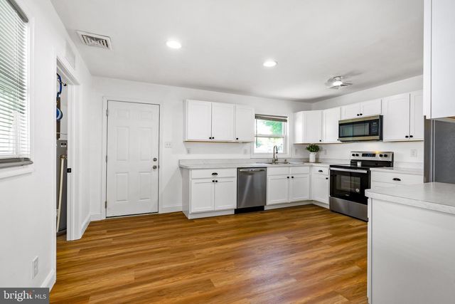 9 LEEDOM RD, Elkton, MD 21921