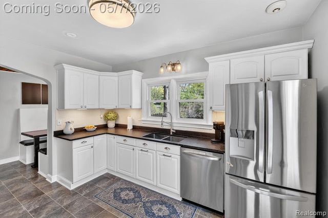 123 Riddle Street, Howell, MI 48843
