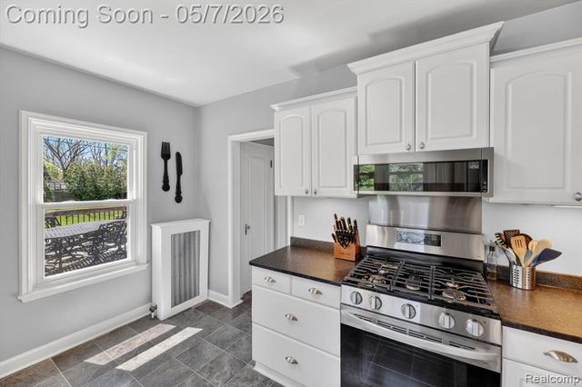 123 Riddle Street, Howell, MI 48843