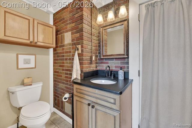 123 Riddle Street, Howell, MI 48843